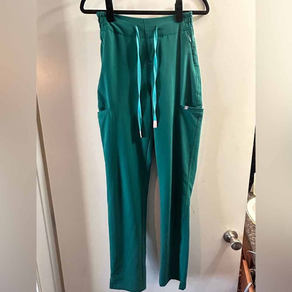 Hunter Green Figs Evans Skinny Scrub Pants